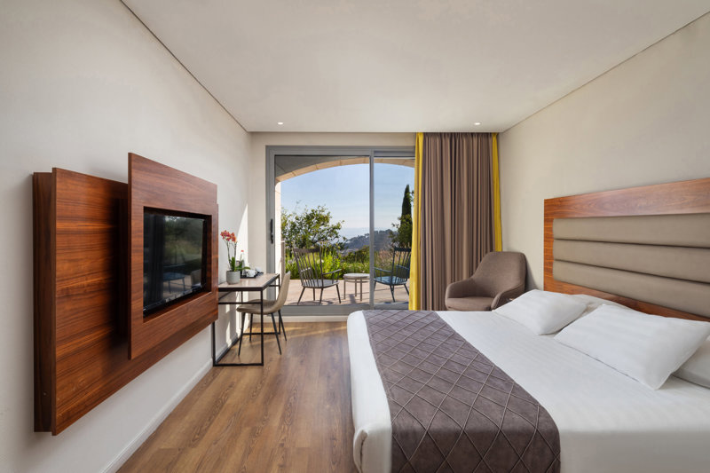 Golden_Crown_Nazareth_DeluxeApartment2