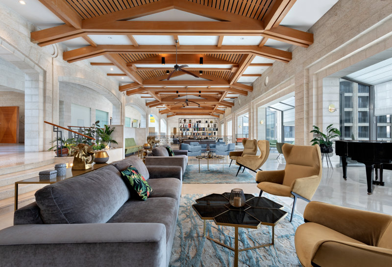 Golden Crown Hotel 2/2