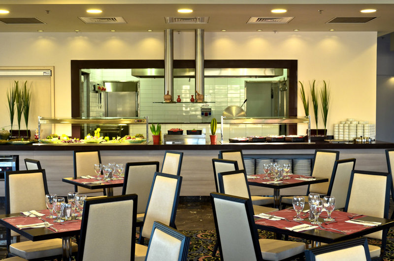 old-city-main-restaurant-1.jpg