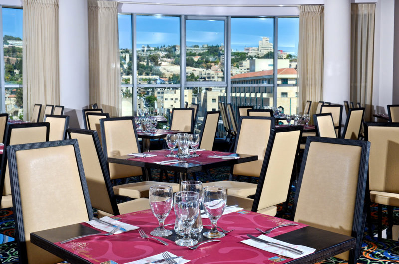 old-city-main-restaurant-2.jpg