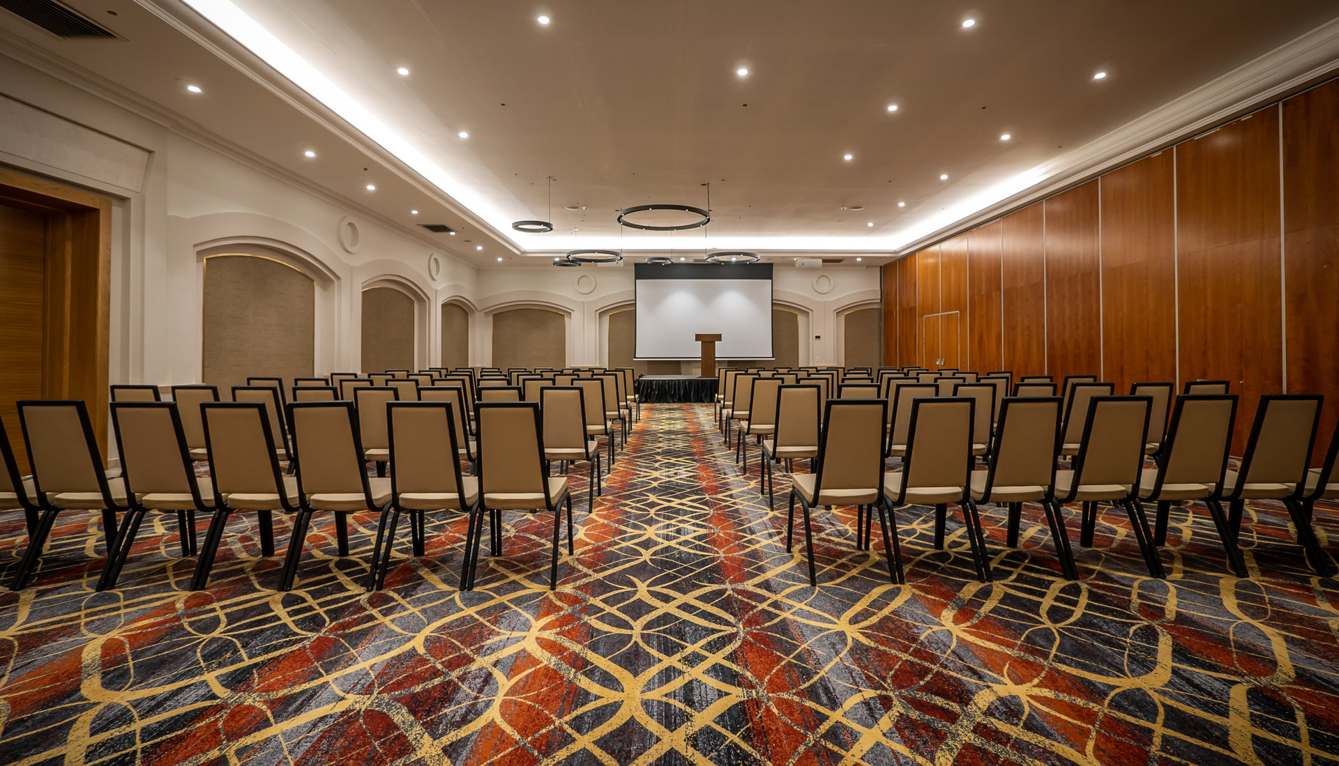 golden_crown_hotels 91/120